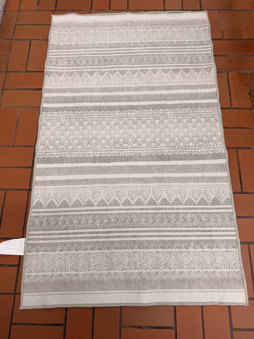 Ruggable Washable Neutral Gray and Cream Decorative Area Rug 3x5